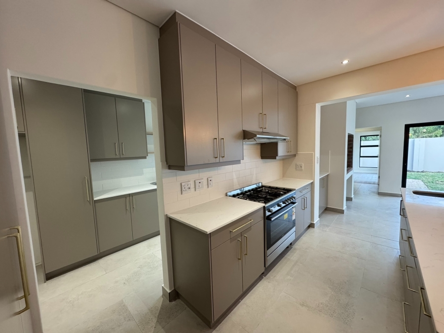 4 Bedroom Property for Sale in Sandown Western Cape